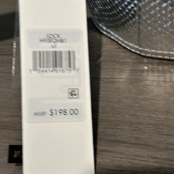 BNWT Calvin Klein Limited Edition Statement Series Silver Lock Bucket Bag - Picture 7 of 10